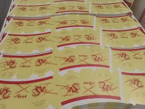 Papel de Hornear de Cartón con Revestimiento de PE de Grado Alimenticio con Logotipo Personalizado, de Una o Dos Capas, para Empacar Alimentos, Tazas y Pan - Product Image 4