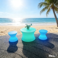 Ensemble de meubles lumineux LED modernes, canapé et table LED rechargeables à intensité variable, meubles éclairés à changement de couleur RGB pour la maison