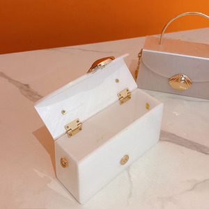 Weiße Hochzeits feier Braut Acryl Box Clutch Top Griff Geldbörse Cocktail Party Abendessen Handtasche Frau Metall Shell Lock Abend tasche - Product Image 4
