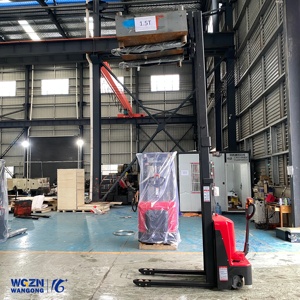 Gerbeur électrique efficace WGZN 2 tonnes, vitesse de déplacement <span class=keywords><strong>4</strong></span>/<span class=keywords><strong>4</strong></span>,5 km/h, gerbeur pour l'e-commerce, pour <span class=keywords><strong>utilisation</strong></span> en restaurant - Product Image 2