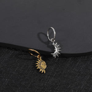 Style vintage Soleil <span class=keywords><strong>Lune</strong></span> Asymétrique En Acier Inoxydable <span class=keywords><strong>Collier</strong></span> Boucles D'oreilles <span class=keywords><strong>Collier</strong></span> De Pareja Zircon Principale Personnalité Couple Accessoire - Product Image 5