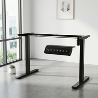 Bureau de direction moderne convertible pour le télétravail, avec cadre de bureau en bois réglable en hauteur (assis-debout) par levage électrique et boîtier de commande