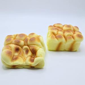 Grosir roti desain kustom berbentuk lambat naik PU mainan antibusa stres persegi tangan robek roti penghilang stres mainan - Product Image 5