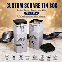 Boîte en fer blanc carrée haute personnalisée avec motif cheval au galop, couvercle noir, pour emballage cadeau de snacks, logo personnalisé OEM ODM