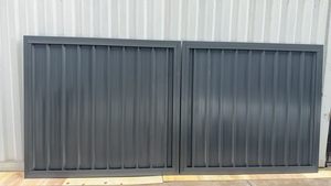 Porte d'oscillation soudée par cadre robuste de double de Colorbond avec tous les kits - Product Image 6