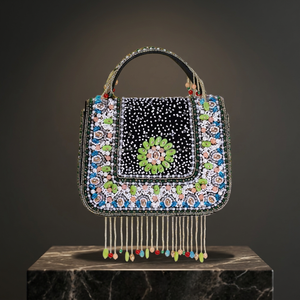Sac de soirée à rabat léger et écologique orné de perles, motif floral et franges, idéal pour les fêtes et mariages - Product Image 3