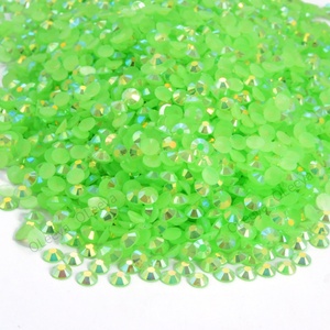 Oleeya Wholesale Jelly Lt. Peridot AB Strass en résine 2mm 3mm 4mm 5mm 6mm Pierres de cristal à dos plat non thermocollantes pour loisirs créatifs - Product Image 2