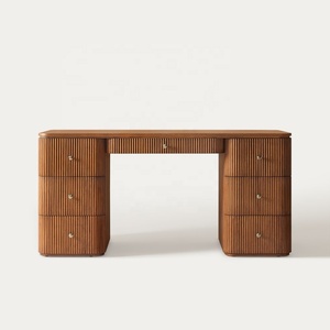 Coiffeuse nordique en bois à lattes de 160 cm de large avec poignées dorées pour intérieurs d'appartements haut de gamme - Product Image 2