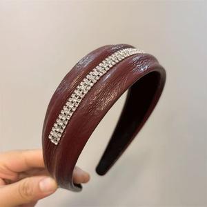 Serre-tête en strass de style coréen pour femmes, accessoire pour cheveux en cuir de couleur unie - Product Image 5