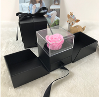 Roses éternelles rouges en gros dans une boîte en acrylique avec collier - Longue durée (3-5 ans) - Cadeau pour la Saint-Valentin, la fête des Mères, Noël