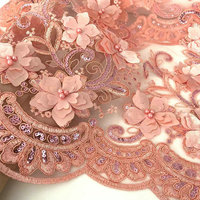 Tissu en dentelle de tulle brodé de haute qualité avec des paillettes florales 3D en 8 couleurs pour robe de mariée ou de soirée