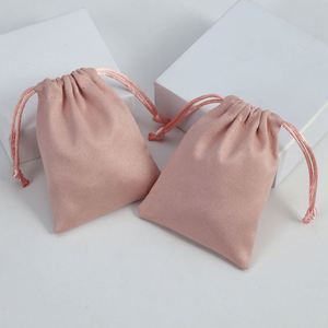 Sac en velours rose personnalisé de grande taille avec logo pour l'emballage de cadeaux, sacs en velours personnalisés avec cordon de serrage pour vêtements et chaussures, sac anti-poussière - Product Image 4