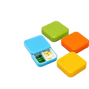 Boîte à pilules miniature personnalisée avec logo, 2 compartiments, organiseur de médicaments quotidien portable, petit rangement de médicaments de voyage pour cadeaux promotionnels - Product Image 1