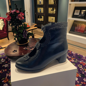 <span class=keywords><strong>Bottines</strong></span> minces en <span class=keywords><strong>cuir</strong></span> véritable de Style ballet français pour femmes à talons épais avec nœud détail fermeture éclair latérale petite botte de ballet courte - Product Image 1