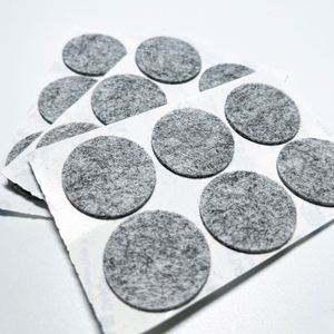 Coussinets antidérapants en feutre autocollants industriels personnalisables, protection des bords pour la réduction du bruit et la protection - Product Image 1