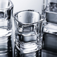 Mini ensemble blanc de récipients en verre à liqueur épaissie transparente pour liqueur whisky bière vin rouge thé