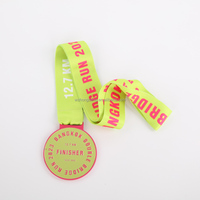 Médailles en métal argenté avec ruban imprimé UV, cadeaux de bienvenue pour les événements sportifs, marathons, course à pied, assurances, salons professionnels, trophées, médailles, plaques