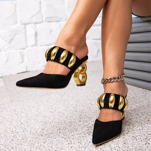 Sandalias negras de tacón alto con hebillas doradas de forma especial, sandalias modernas y cómodas para chicas de fiesta. - Product Image 3