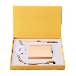 Corporate Gift Items Office Presents Promotional Gift Customized logo 5000mAh Slim Power Bank Business Gift Set for Man