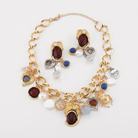 Boucles d'oreilles géométriques rétro européennes et américaines en perles et pierres précieuses, collier pendentif créatif en résine et alliage acrylique ZA