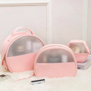 กระเป๋าเครื่องสำอางใส PVC สีชมพู พร้อมซิป PU  แบบมีโลโก้สั่งทำพิเศษ สำหรับเดินทาง - Product Image 5