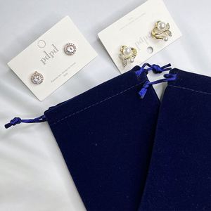 Sacs cadeaux en velours bleu personnalisés avec logo, en gros, pour bijoux, emballages textiles recyclables - Product Image 2