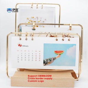 Calendrier de table en bois à feuilles mobiles avec impression de logo personnalisé - Product Image 1