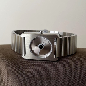 Orologio al Quarzo <span class=keywords><strong>Vintage</strong></span> Stile Minimalista Neutro con Cinturino in Acciaio di Alta Qualità Quadrato Retrò Alla Moda e Cool per Coppie - Product Image 3