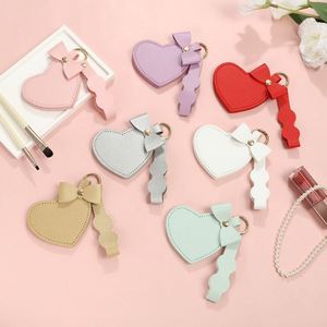 En gros, Porte-clés en cuir PU en forme de cœur, Miroir de maquillage élégant, Breloques de sac, Breloque de sac en cuir avec miroir spécial, Cadeau pour femmes - Product Image 1