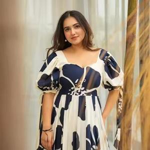 Elegante Conjunto de Kurtis de Rayón con Estampado Intrincado de Cuatro Lados para Mujer, Ropa Festiva y Estilosa para Fiestas de Verano para Chicas - Product Image 5