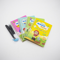 Livre Magique Réutilisable avec Sillon d'Écriture pour l'Alphabet Arabe – Cahier d'Apprentissage et Jouet de Calligraphie pour Enfants