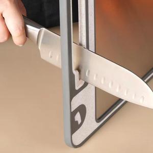 Planche à découper antibactérienne en maille double face en acier inoxydable 304 avec aiguiseur de couteau intégré - Product Image 5