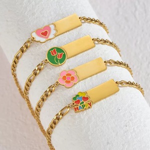 Bracelet en acier inoxydable 316L doré avec émail, motif fleur et cœur, coloré et gravable, pour enfants, vente en gros, personnalisable OEM - Product Image 1