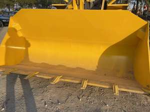 Komatsu WA380-3 d'occasion certifié, modèle 2022 |   Chargeuse sur pneus robuste avec une charge nominale de 6 tonnes - Prix d'origine Japon - Négociable ! - Product Image 2