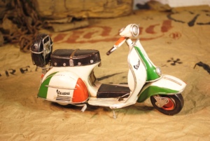 Modellino di Moto in Ferro Battuto Artigianale in Scala 1:12, Imitazione Antica, per Decorazioni Domestiche - Product Image 2