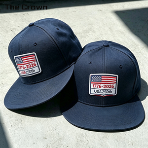 Gorra de 6 Paneles con Visera Plana y Logotipo Personalizado, Venta al Por Mayor, Parche Tejido, Color Azul Marino, Fabricante de Gorras - Product Image 1