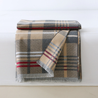 Couverture réversible en jacquard de style nordique à rayures et à carreaux pour toutes les saisons