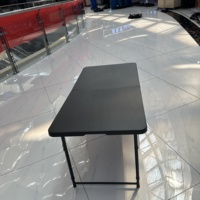 Table pliante rectangulaire en rotin plastique noir, résistante à la décoloration, portable, pliable, antirouille, pour jardin et cour, vente en gros