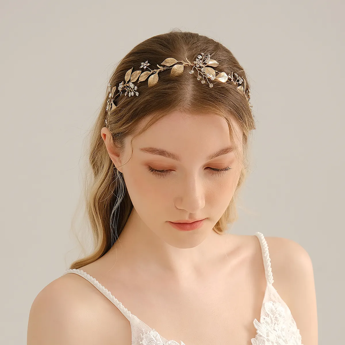 Antik altın Retro kişilik kız saç aksesuarları şerit gelin Rhinestone Hairband düğün elmas alaşım şapkalar Tiara