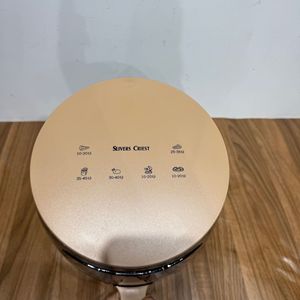 Freidora de aire eléctrica todo en uno de 6L con forma de hogar moderno, construcción de plástico duradero, máquina doméstica de gran capacidad - Product Image 6