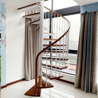 Escalier nordique d'intérieur en spirale et métallique, balustrade personnalisé pour ménage
