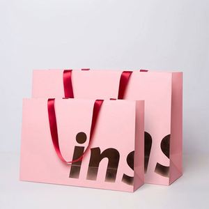 Sacs en papier cadeau modernes de luxe, impression UV, logo personnalisé, différentes couleurs, sacs de shopping en gros avec poignée pour les petites entreprises - Product Image 1