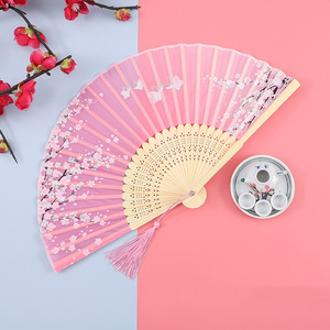Abanico Plegable Pequeño Portátil de Verano para Niñas y Estudiantes, Estilo Hanfu Cheongsam Chino Antiguo, con Técnica de Impresión - Product Image 1
