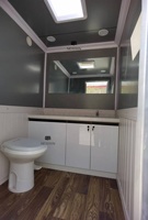 4 stations Maison préfabriquée Salles de douche Salle de bain portable Camping en plein air Toilettes mobiles Remorque de luxe pour toilettes