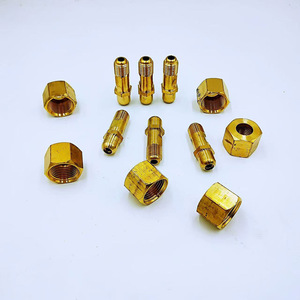 Pièces d'équipement de production de gaz : Vanne de réduction de pression oxygène-acétylène, Manomètre d'azote, Tige d'entrée, Raccord de sortie à embout (NUT NIPPLE) - Product Image 1