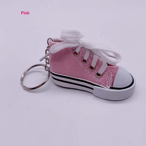 Porte-clés en caoutchouc en forme de chaussure de sport 3D de dessin animé, en toile - Product Image 3