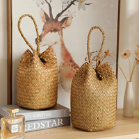 Nouveau style de sac cadeau en herbe tressée, panier de rangement créatif pour festivals traditionnels et mariages, idéal pour l'emballage de cadeaux