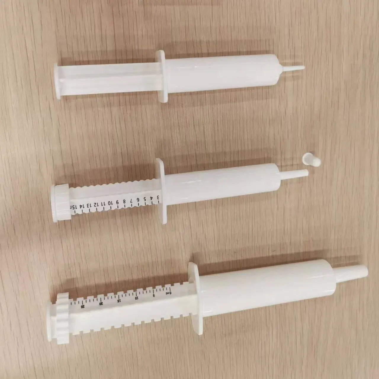 เข็มฉีดยาพลาสติก HDPE ขนาด30มล. 60มล. สำหรับสัตว์แพทย์ใช้