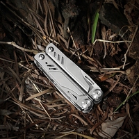 Pince multifonction pliable en acier inoxydable, couteau de camping portable, outil EDC pour la survie et les situations d'urgence à domicile
