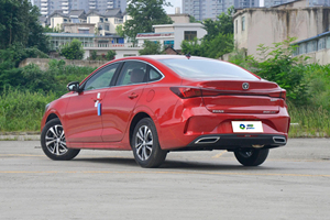 Venta caliente de autos usados en China, Changan Yidong/EADO, gasolina, 1.5T, 4 puertas, 5 asientos, sin accidentes. - Product Image 5